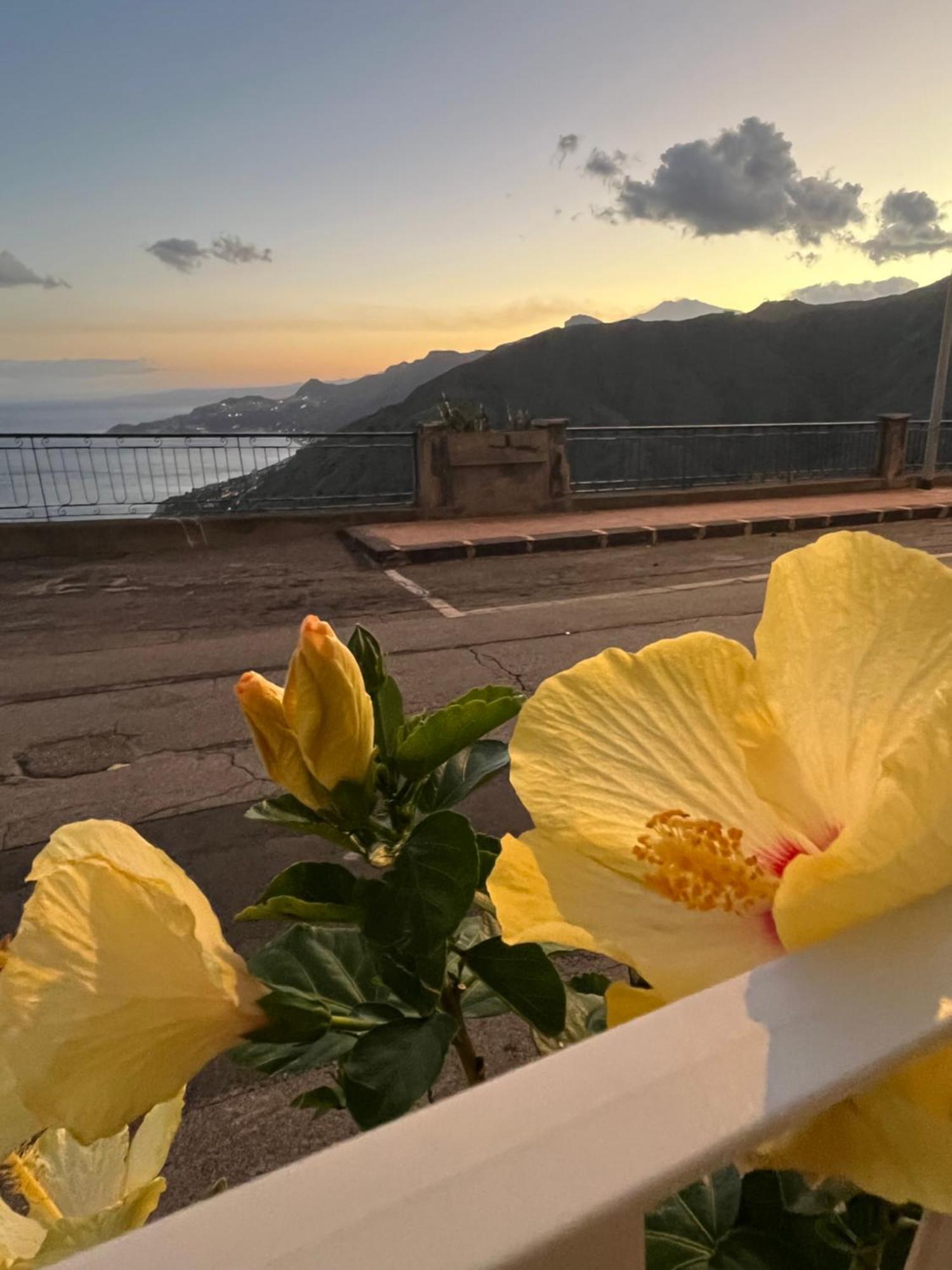 Casa vacanza con vista panoramica Forza dʼAgro Esterno foto